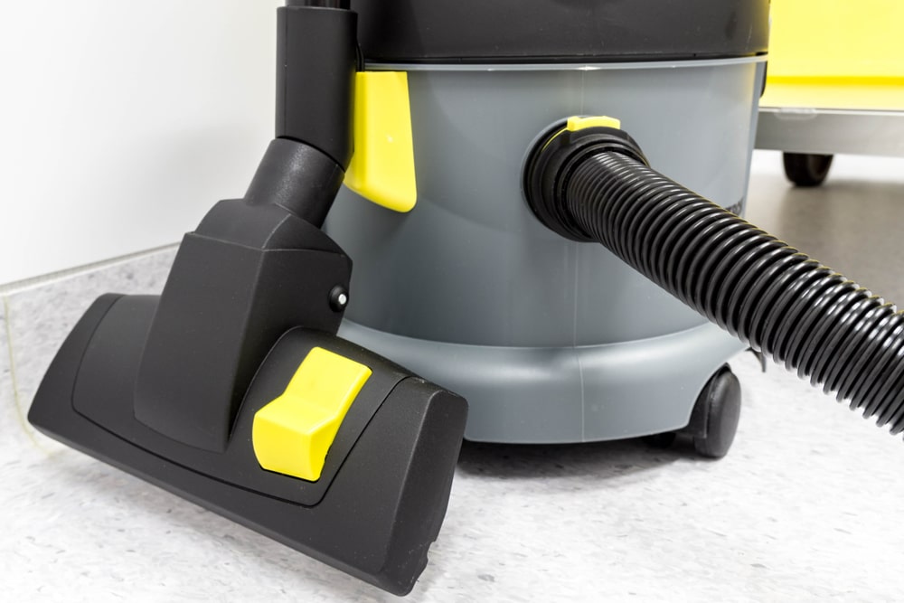 Industrial vacuum cleaner: Do you really need one? 2 Large industrial vacuum cleaners